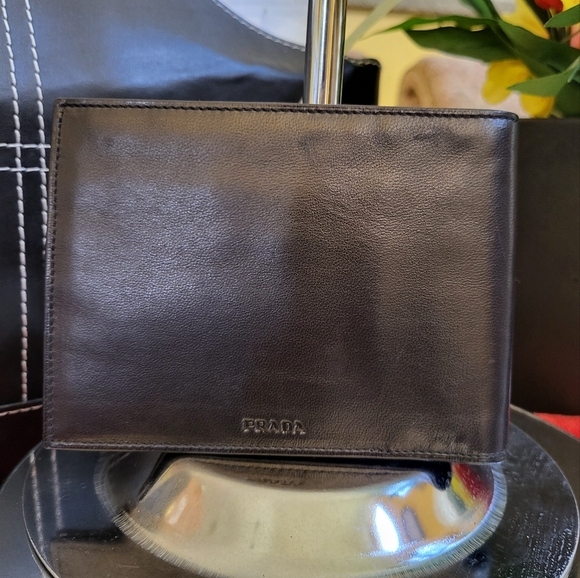 PRADA BLACK XL LOGO MEN'S WALLET. - Picture 2 of 8